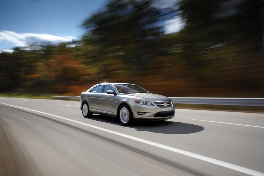  Ford Taurus 2010 года  (фото 98 из 161)
